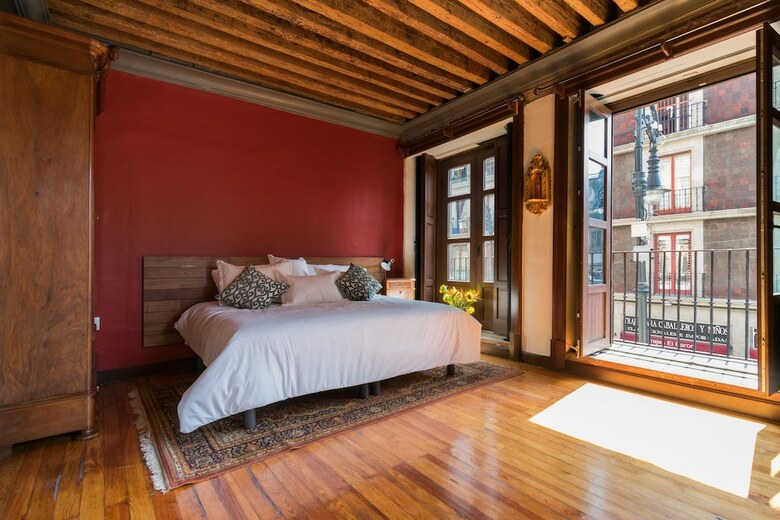 Apartamentos Casa Sauto Luxury Family Suites