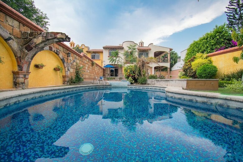 Villa Forget About Everything And Relax
