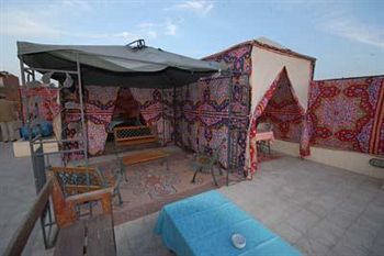 Albergue Pyramids View Inn