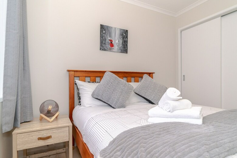 Warm & Cosy Two-bedroom Apartment In Cbd