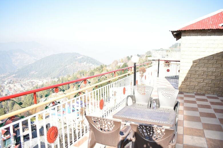 Al-qamar Hotel Murree