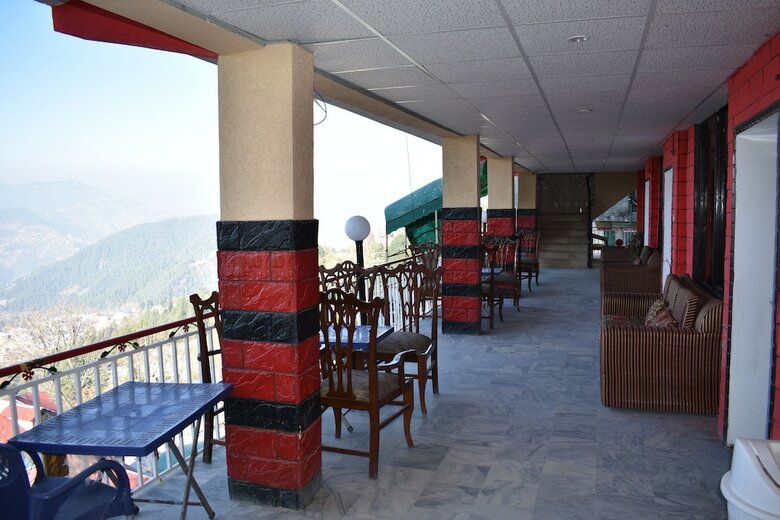 Al-qamar Hotel Murree