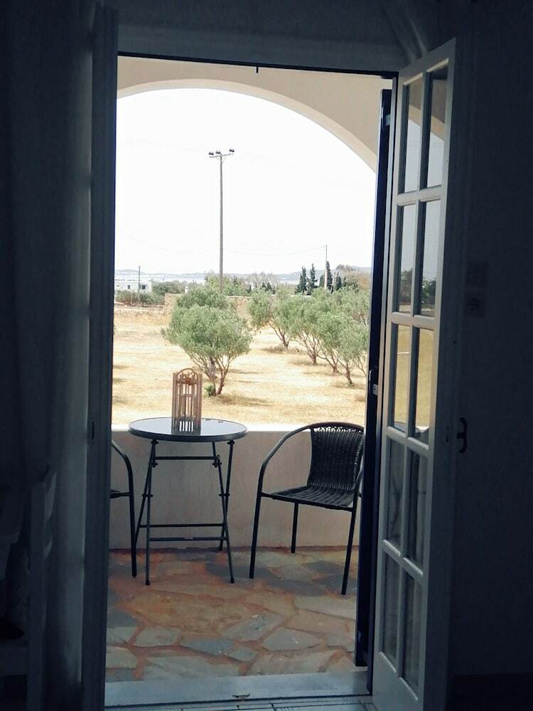 Paros King Luxury Apartments
