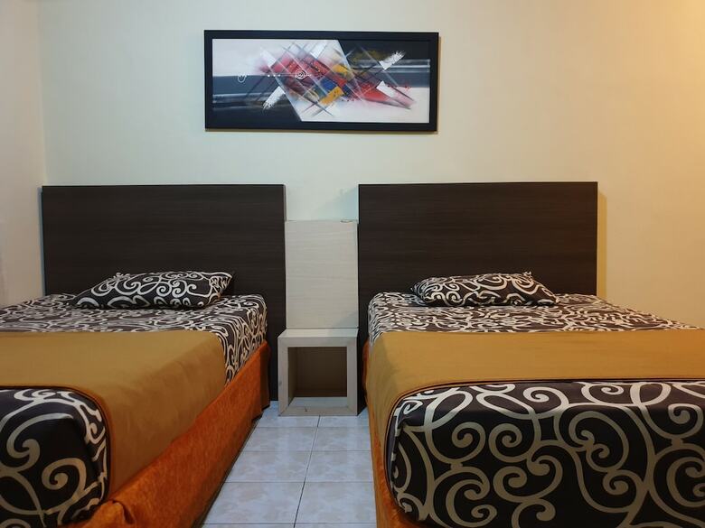 Hostal Oyo 2375 Faris Homestay