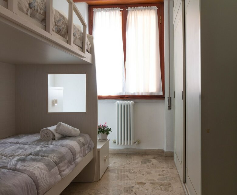 Mamma Ciccia Holiday Home - Lake Front Apartment