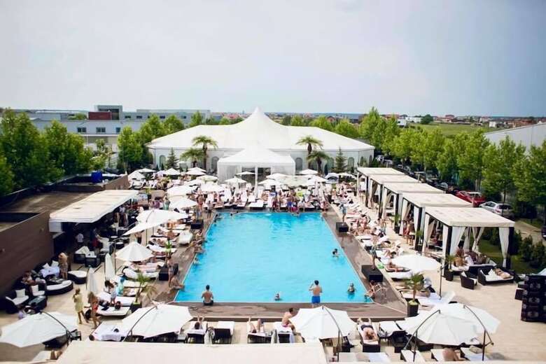 Aparthotel Ambasad'or Home & Apartments