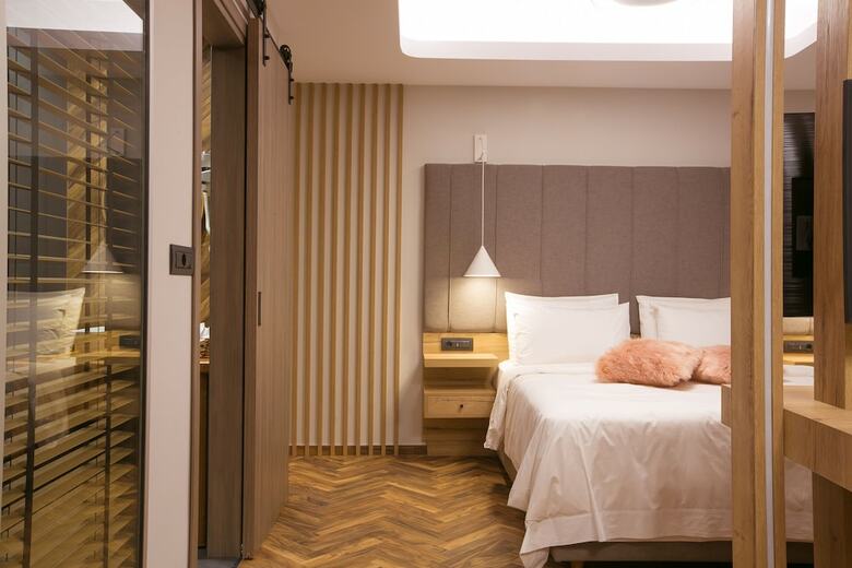 Adryades Luxury Apartments
