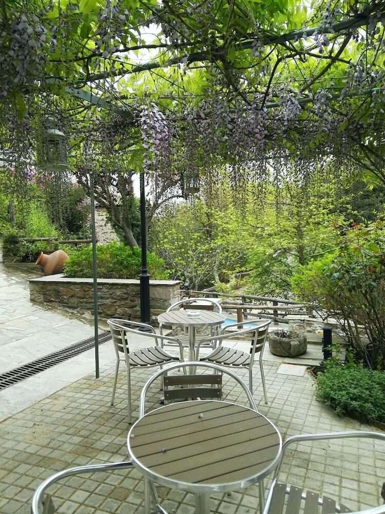 Hotel Viraggas