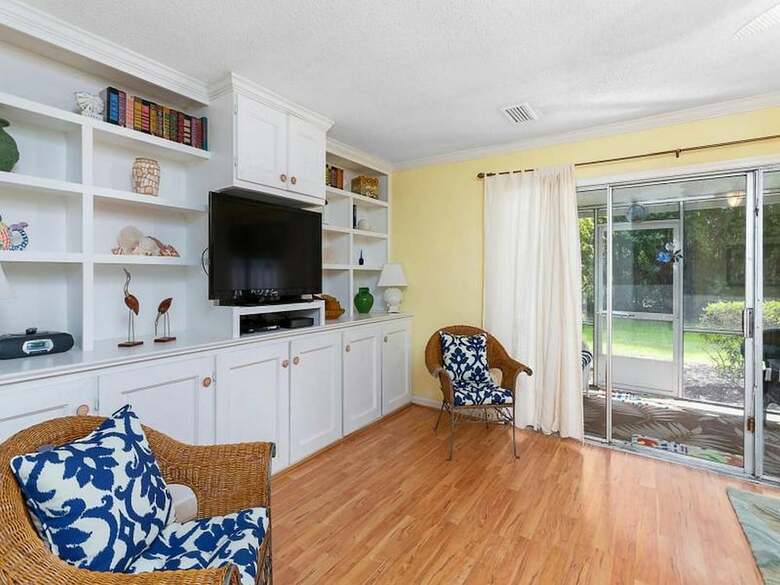 Ocean Walk Three Bedrooms By Hodnett Cooper