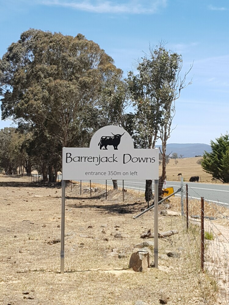 Yass Tiny Farm And Accommodation