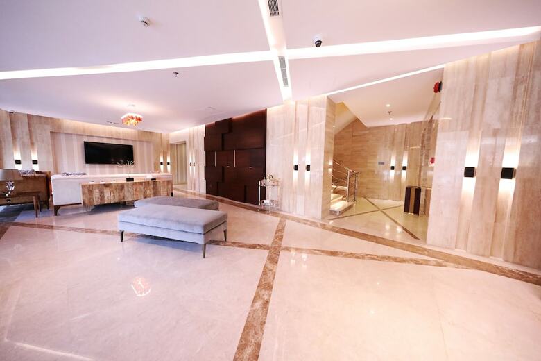 Eva Hotel