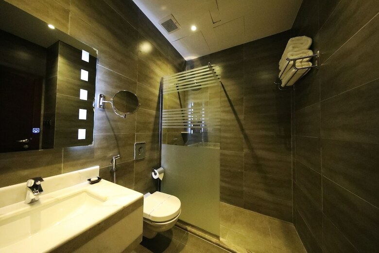 Eva Hotel