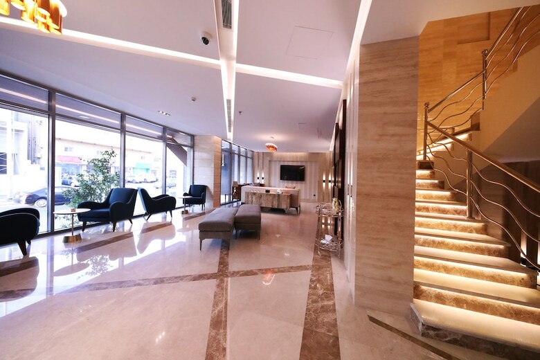 Eva Hotel