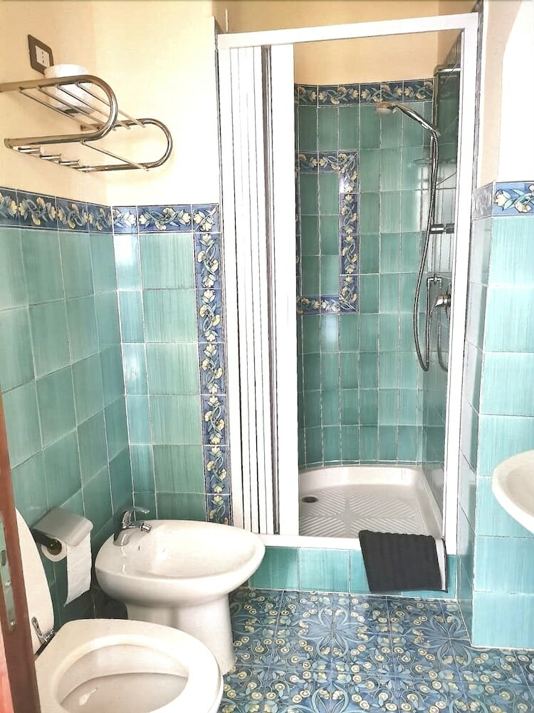 B&B The Seal