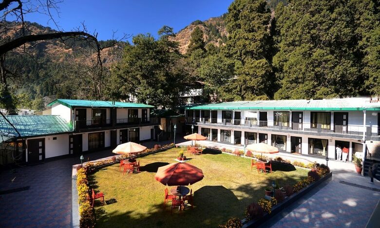 Hotel Raj Bilas Palace