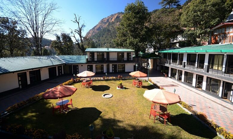 Hotel Raj Bilas Palace