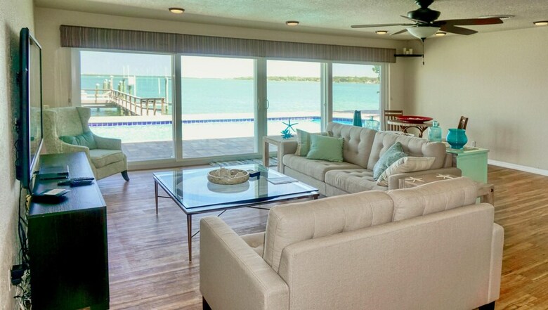 Treasure Island Intercoastal Boat Dock Pool 7989 By Techtravel