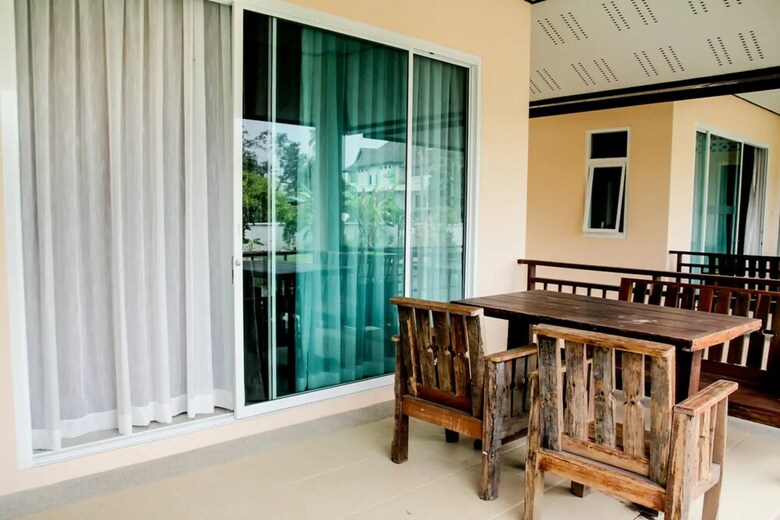 Hotel Leaf House