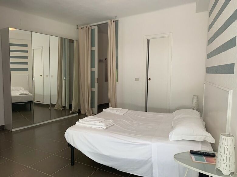 Hotel Vernazza Rooms & Apartments