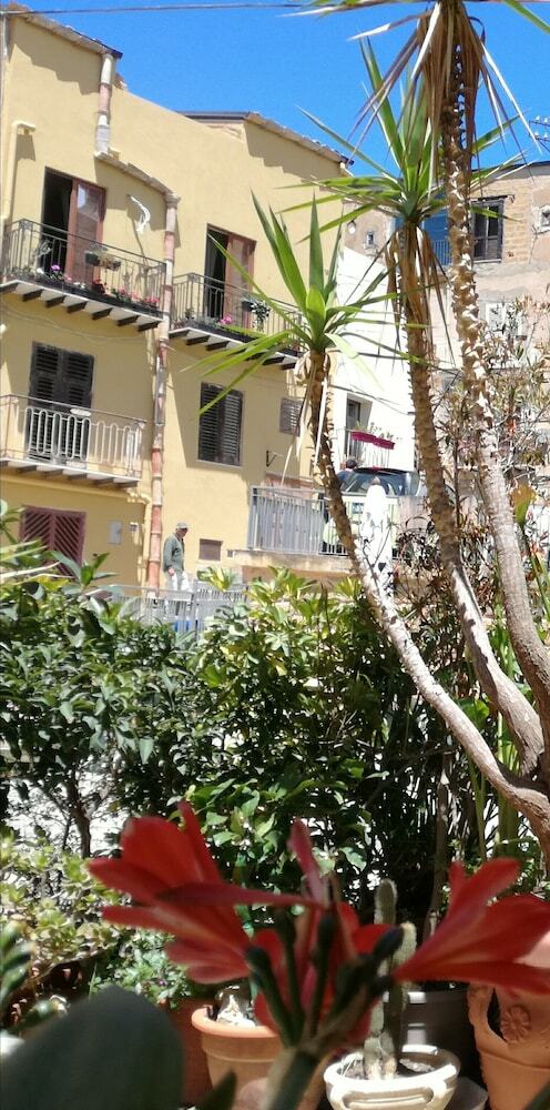 Aljama Downtown B&B