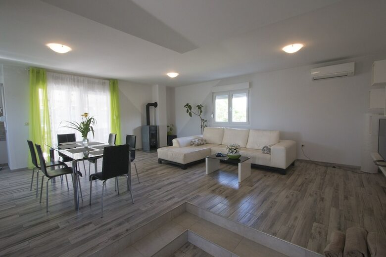 Cosy And Lovely Villa Trosti With A Pool