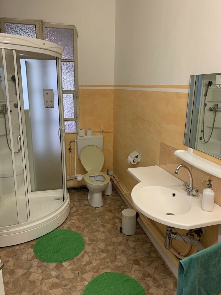 Hostal Hotel Sch�nbrunnen