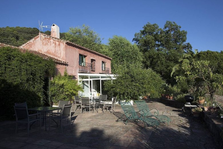 Agroturismo La Almu�a