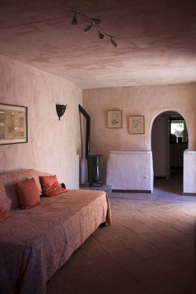 Agroturismo La Almu�a