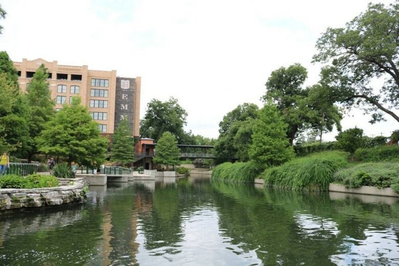 Cozy Downtown Guest House 2br/1ba Sleeps 8