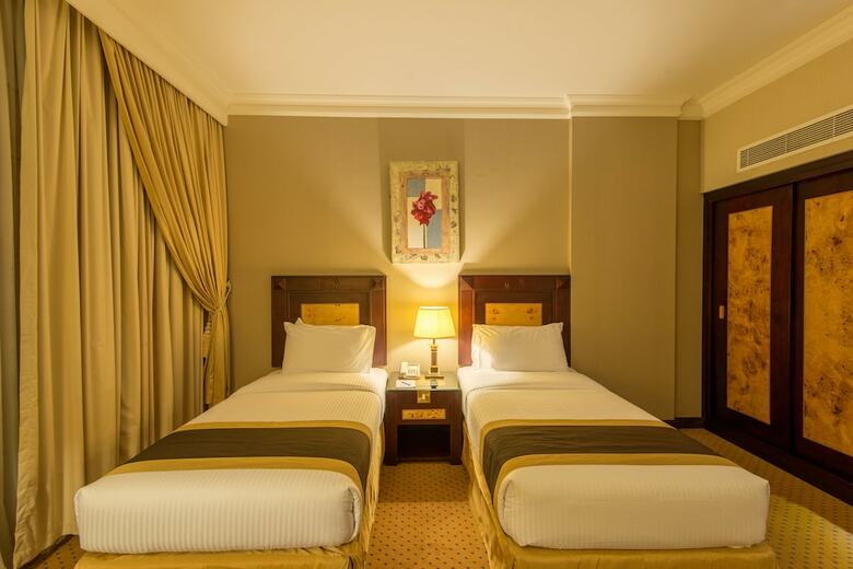 Waves International Hotel