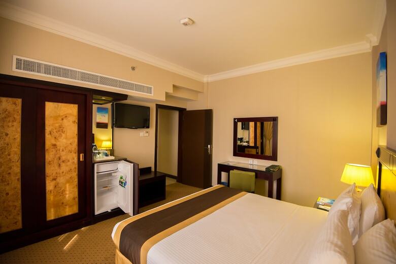 Waves International Hotel