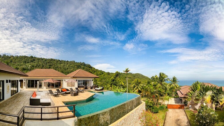 4 Bedroom Sea View Villa Bubbles