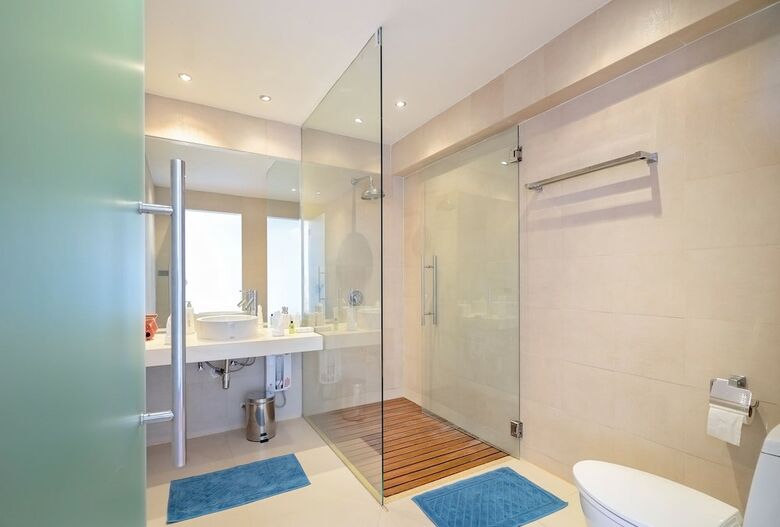 4 Bedroom Sea View Villa Bubbles