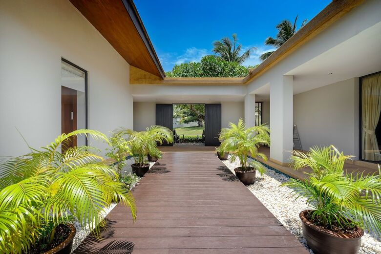 1 Bedroom Sea View Villa Bubbles