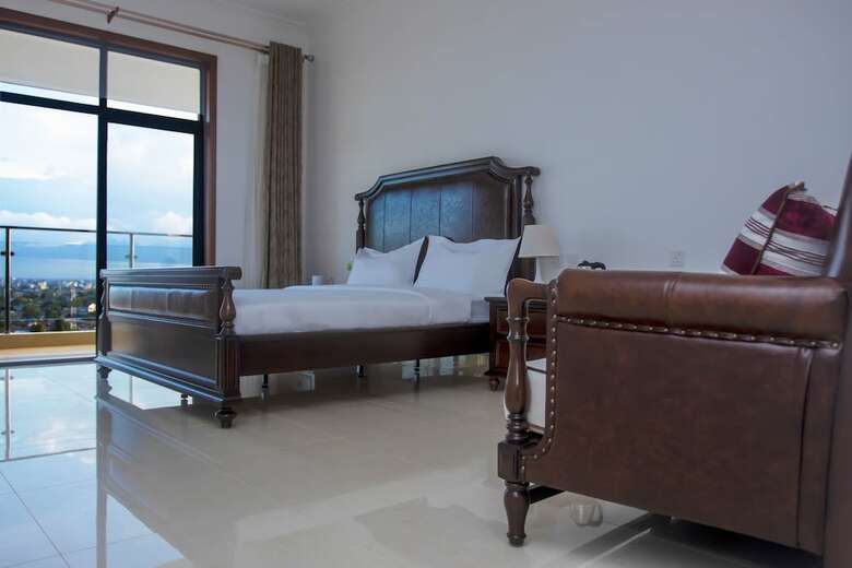 Lark Hotel