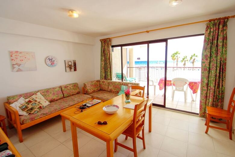 Ines-1 - Ocean Front Apartment In Calpe