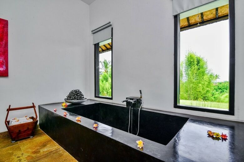 Lovina Residence