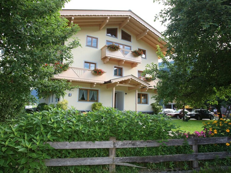 Spacious Apartment In Aschau Im Zillertal With Balcony