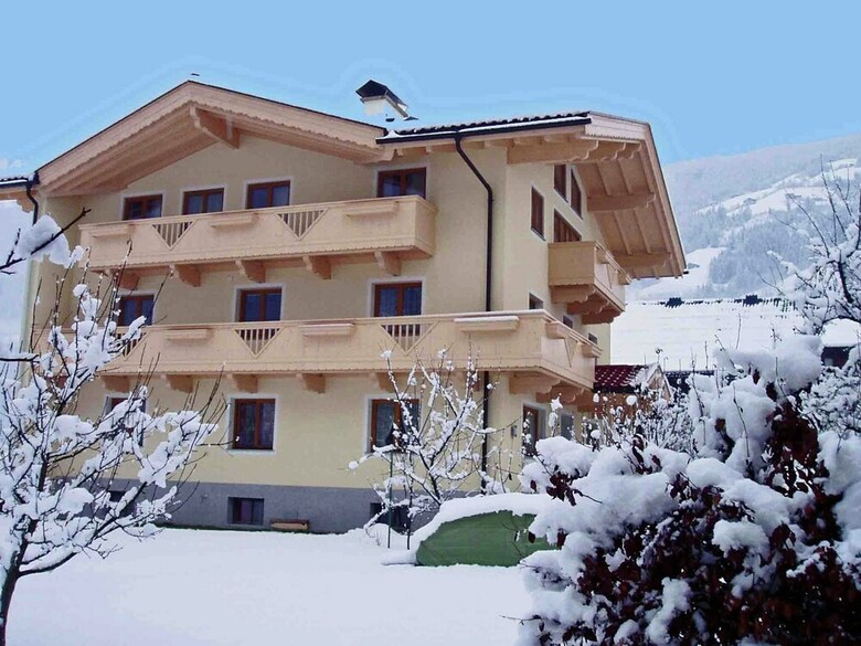 Spacious Apartment In Aschau Im Zillertal With Balcony