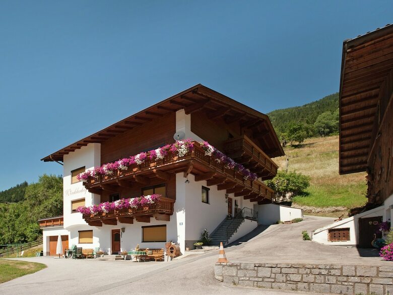 Charming Apartment Near Ski Area In Oetz