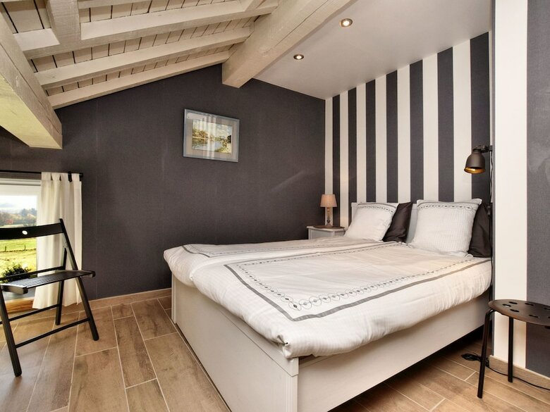 Cozy Holiday Home In Petit-thier With Sauna