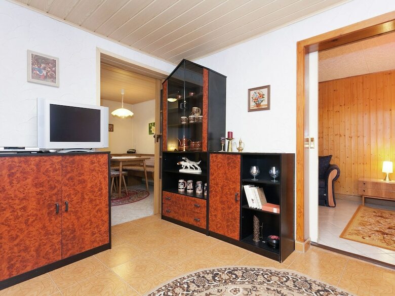 Gorgeous Holiday Home In Altenfeld Thuringia With Parking
