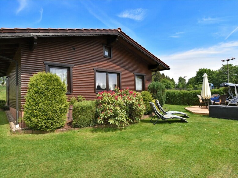 Gorgeous Holiday Home In Altenfeld Thuringia With Parking
