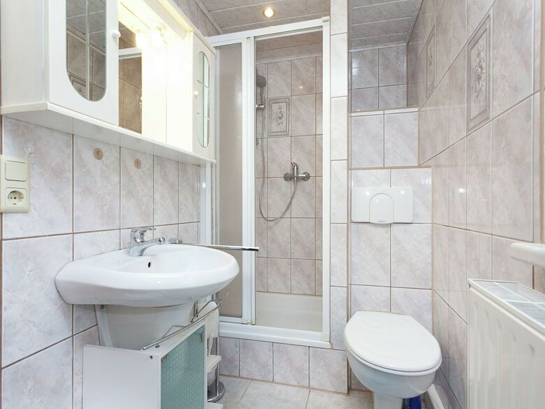 Gorgeous Holiday Home In Altenfeld Thuringia With Parking