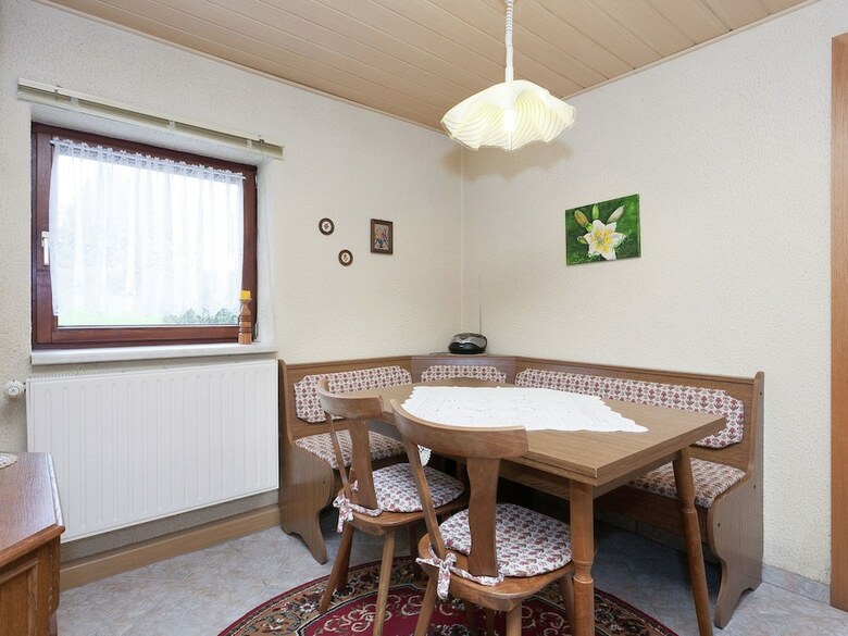 Gorgeous Holiday Home In Altenfeld Thuringia With Parking