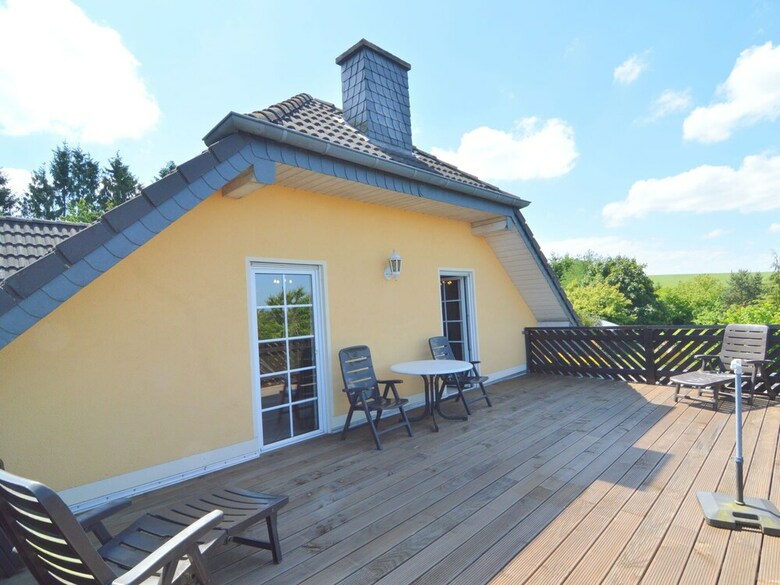 Striking Apartment In Buchet Germany Near Lake