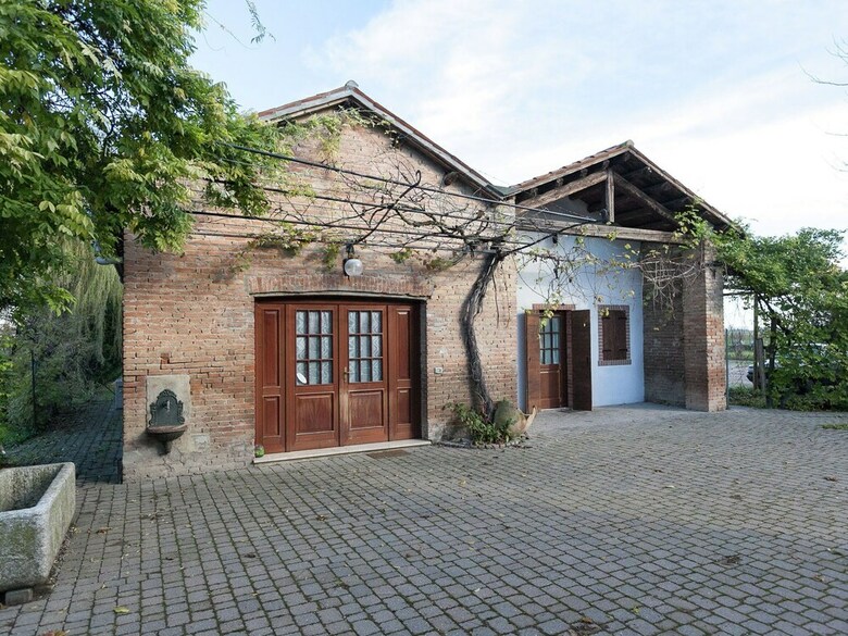 Agroturismo Cozy Farmhouse In Veneto With Shared Pool