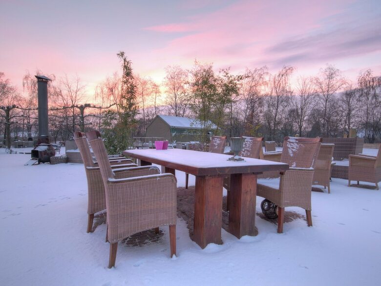 Lush Holiday Home In Oeffelt With 2 Saunas & Jacuzzis