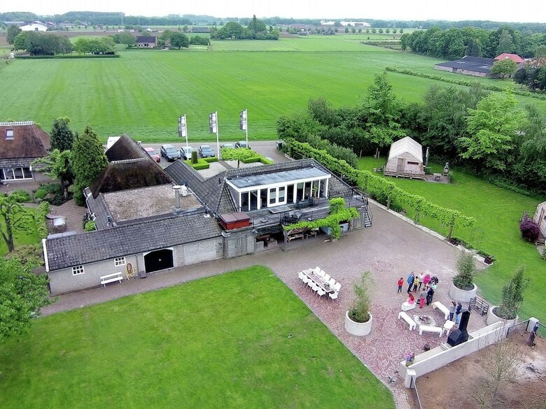 Lush Holiday Home In Oeffelt With 2 Saunas & Jacuzzis