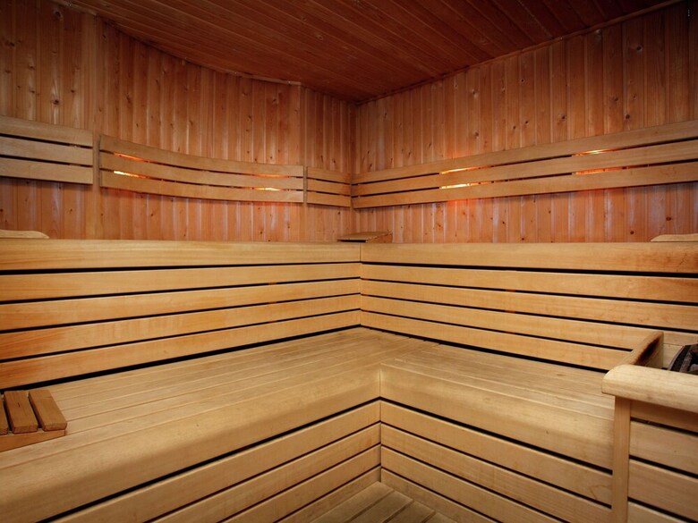 Lush Holiday Home In Oeffelt With 2 Saunas & Jacuzzis